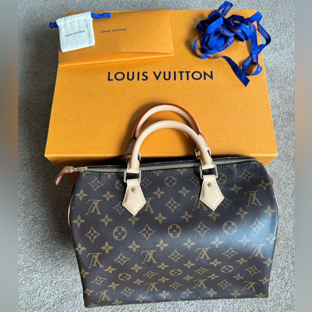 Louis Vuitton Monogram Speedy 30 Handbag
